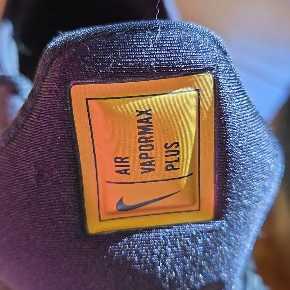 Nike Air Vapormax Plus Black & Gold - Picture 3 of 8